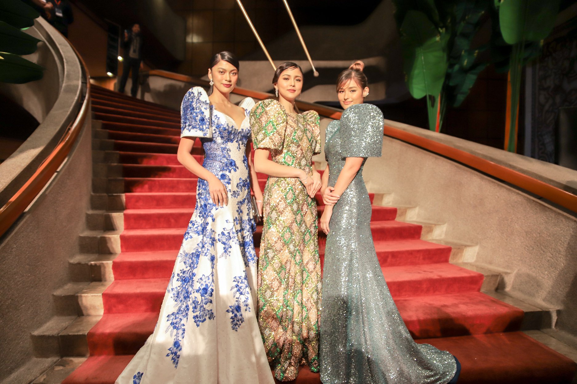 Liza Soberano in her Michael Cinco Modern-Renaissance Themed gown. 😍 |  Formal dresses gowns, Filipiniana dress, Star magic ball gowns