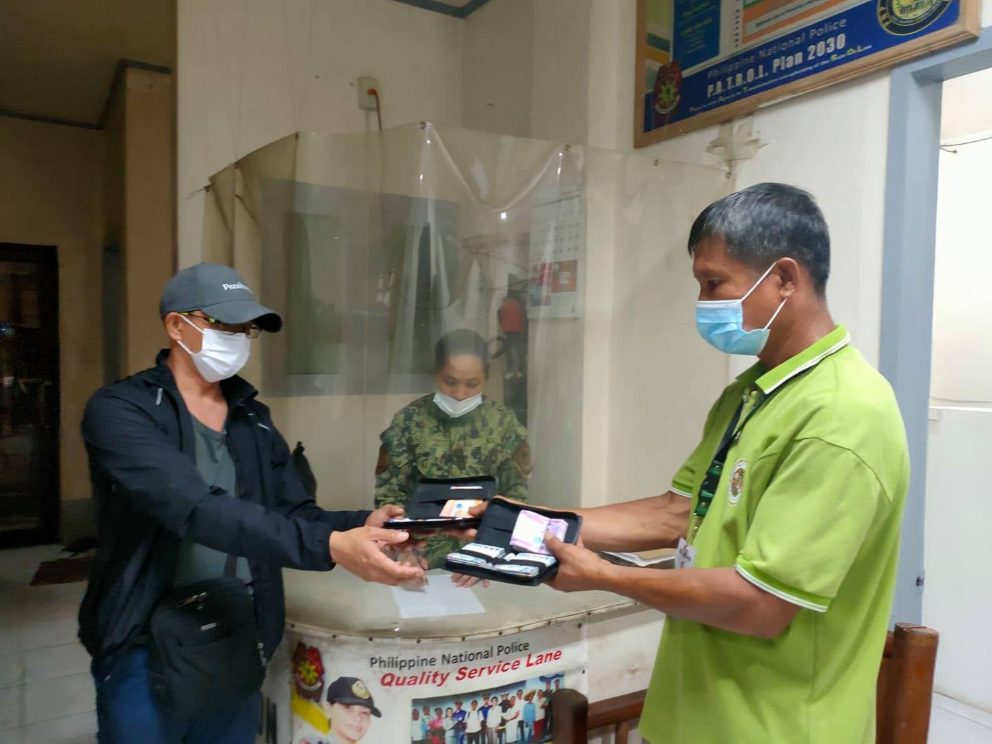 Cotabato  Honest security guard returns 150k cash
