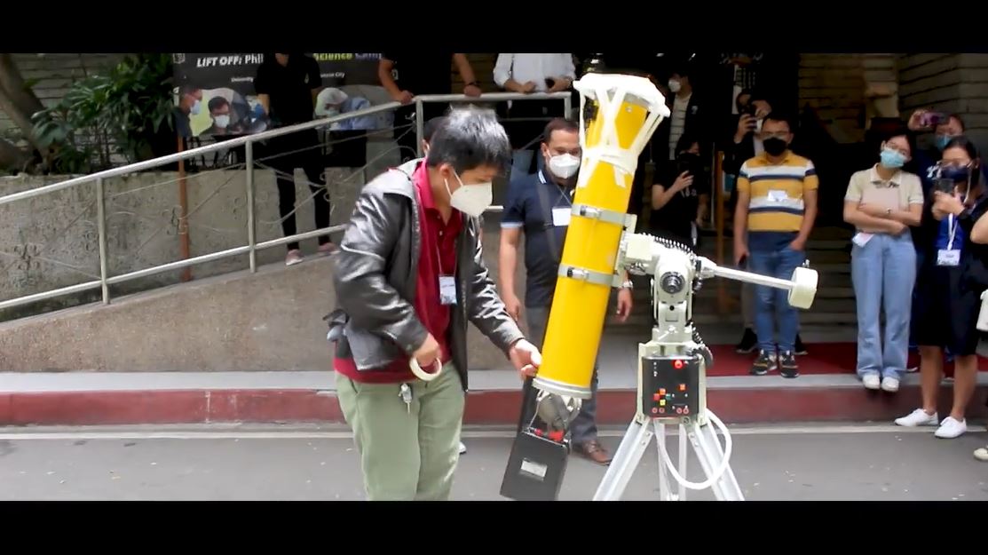 Filipino students  fusing space science 